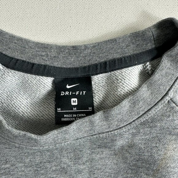 NIKE Cropped Sweatshirt Women's Size Medium Dri-Fit Gray Raised Logo Raglan - Picture 5 of 7